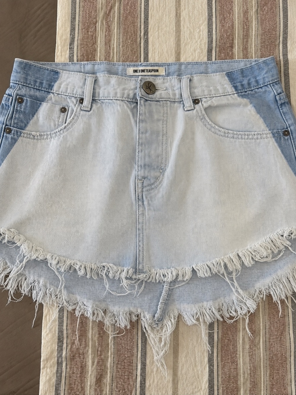 One Teaspoon Light Wash Distressed Denim Mini Skirt Size 28 Frayed Hem